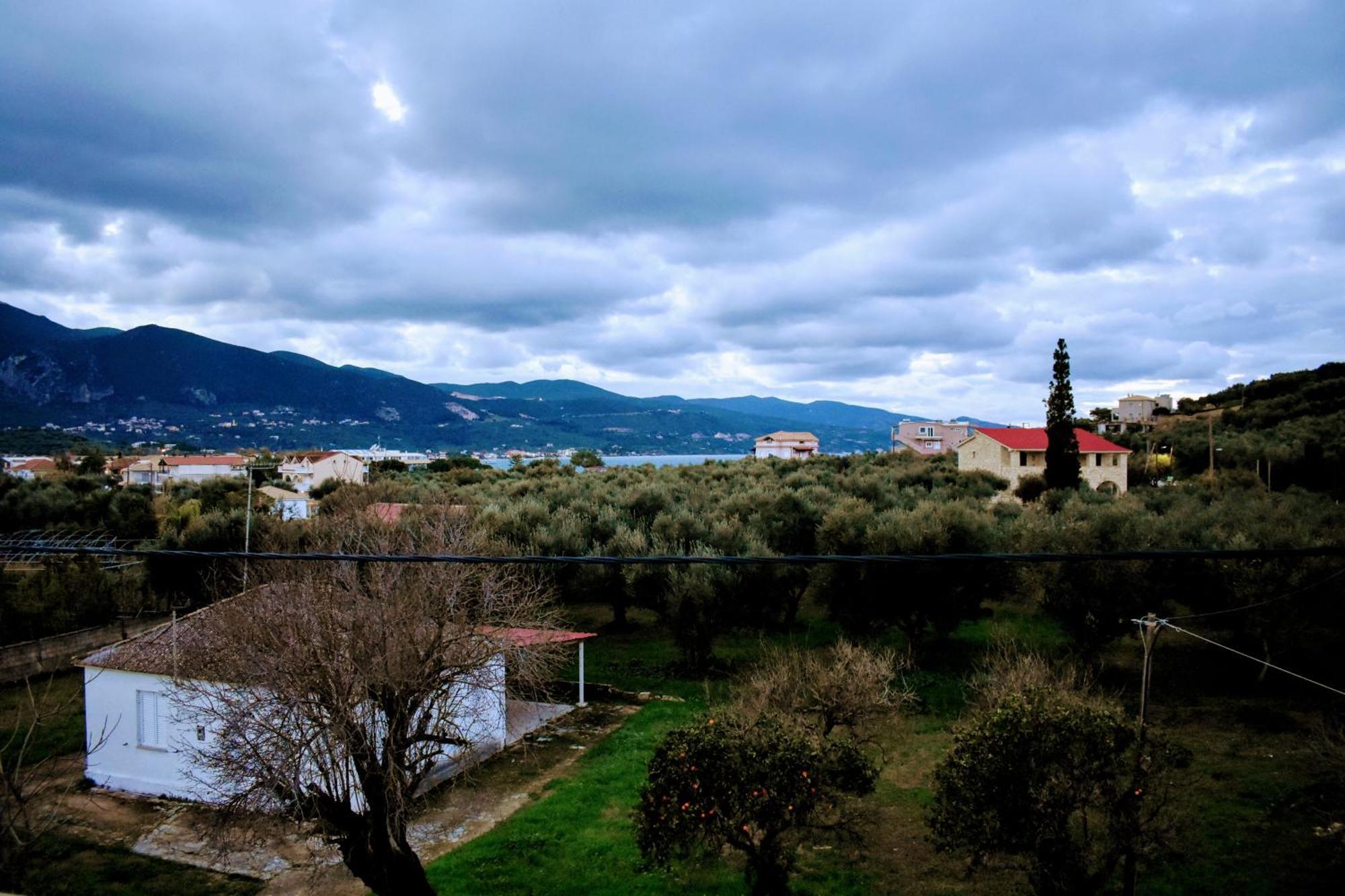 Hector'S Studios Alykanas  Luaran gambar
